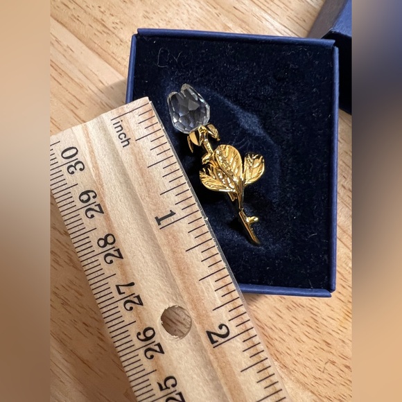 🌹❤️ 💎 Swarovski Single Rose Pin 🌹 With Gift Box and Extras ❤️🔥‼️💎 - Picture 3 of 6